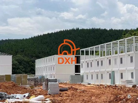 Communauté de maisons de conteneurs du Yunnan : ouvrir une nouvelle ère de vie de qualité